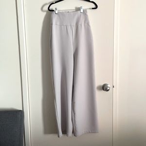 Grey Highwaisted Wide Legged Pants